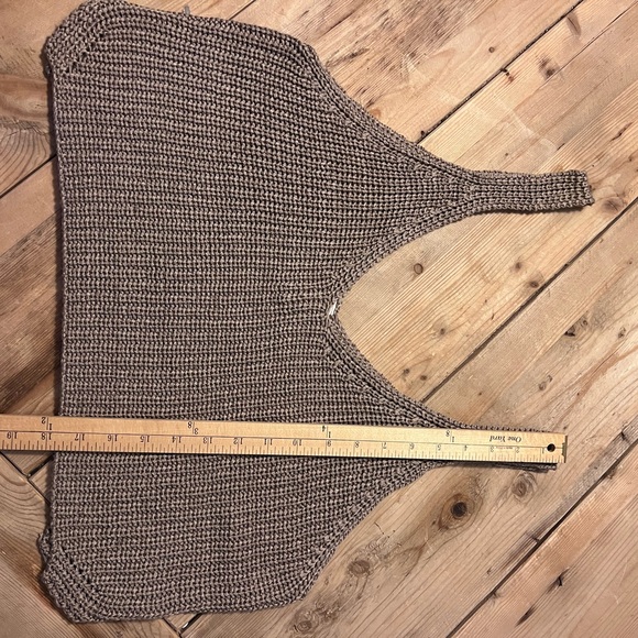 Crop Top Crocheted sweater - Picture 4 of 4